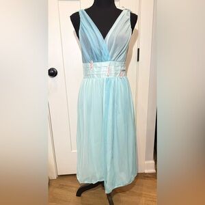 Vintage Snowdon size medium two-tone blue nightgown